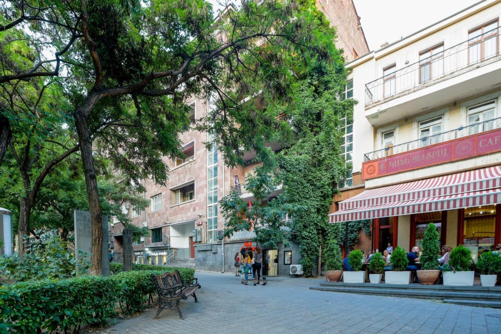 Stay Inn-Apartments On Abovyan 32 예레반 외부 사진