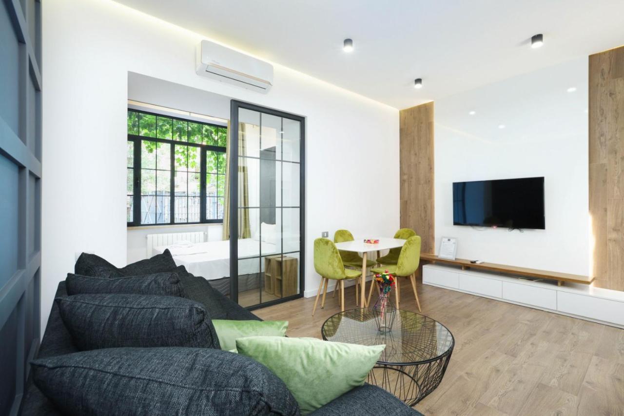 Stay Inn-Apartments On Abovyan 32 예레반 외부 사진